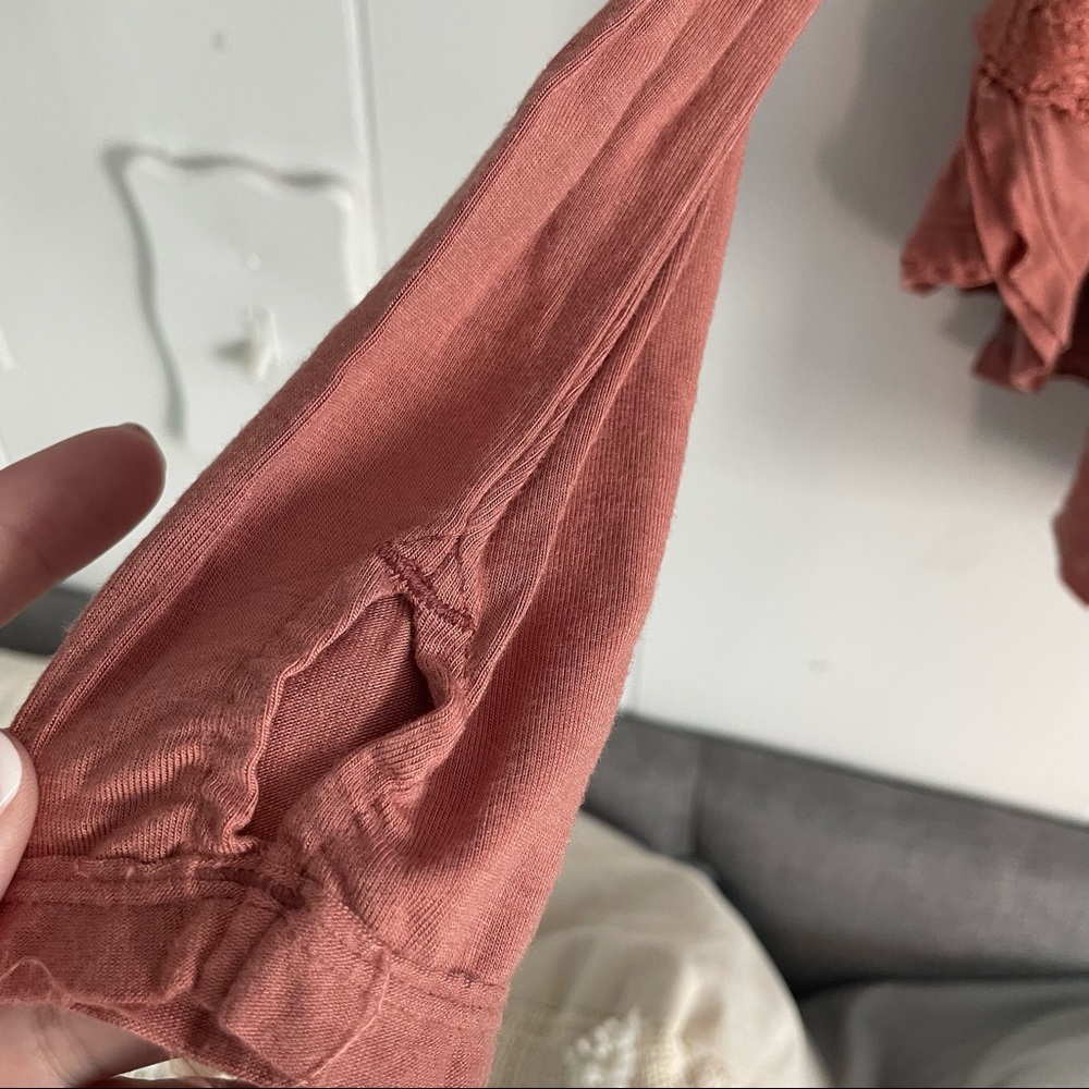 Free People Laguna rust Fall thermal monkey thumb holes - Picture 4 of 5